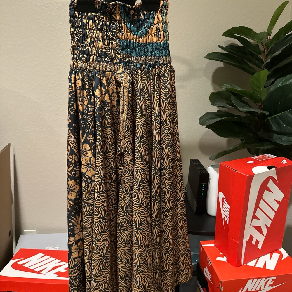 Women's Floral pants - Black and Gold
